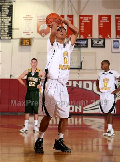 Thumbnail 3 in Bishop Montgomery vs. Kentridge (Sea Hawk Classic) photogallery.