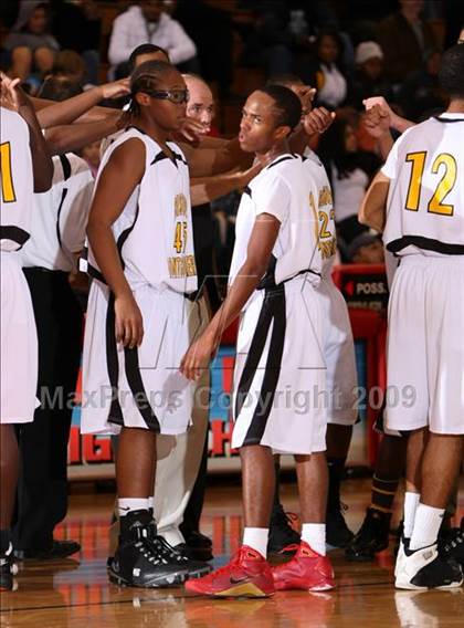 Thumbnail 2 in Bishop Montgomery vs. Kentridge (Sea Hawk Classic) photogallery.