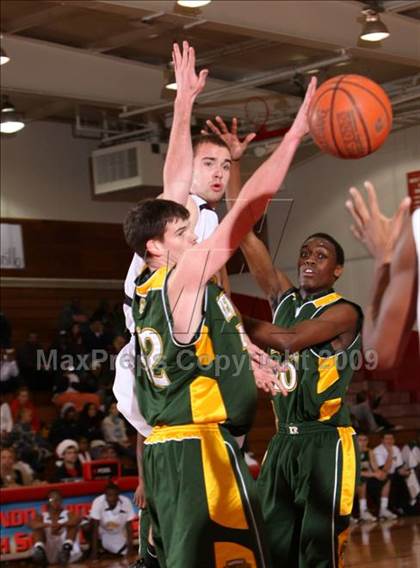 Thumbnail 1 in Bishop Montgomery vs. Kentridge (Sea Hawk Classic) photogallery.