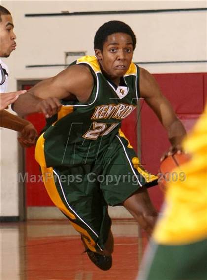 Thumbnail 2 in Bishop Montgomery vs. Kentridge (Sea Hawk Classic) photogallery.