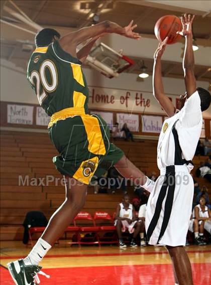 Thumbnail 1 in Bishop Montgomery vs. Kentridge (Sea Hawk Classic) photogallery.