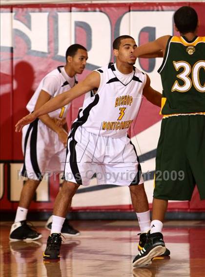 Thumbnail 3 in Bishop Montgomery vs. Kentridge (Sea Hawk Classic) photogallery.