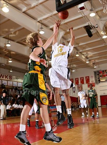 Thumbnail 1 in Bishop Montgomery vs. Kentridge (Sea Hawk Classic) photogallery.