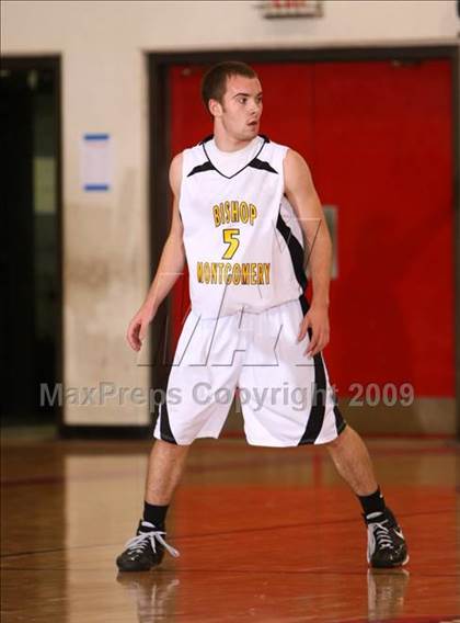 Thumbnail 1 in Bishop Montgomery vs. Kentridge (Sea Hawk Classic) photogallery.