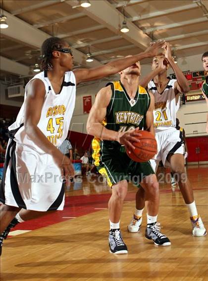 Thumbnail 2 in Bishop Montgomery vs. Kentridge (Sea Hawk Classic) photogallery.