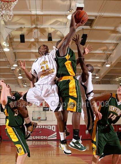 Thumbnail 3 in Bishop Montgomery vs. Kentridge (Sea Hawk Classic) photogallery.