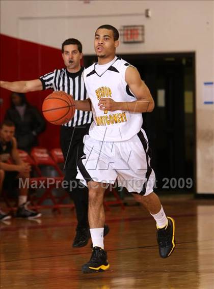 Thumbnail 3 in Bishop Montgomery vs. Kentridge (Sea Hawk Classic) photogallery.