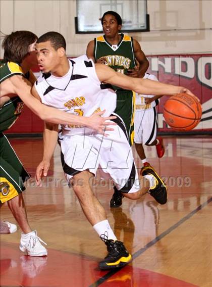 Thumbnail 1 in Bishop Montgomery vs. Kentridge (Sea Hawk Classic) photogallery.
