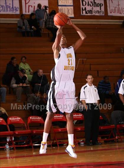 Thumbnail 2 in Bishop Montgomery vs. Kentridge (Sea Hawk Classic) photogallery.