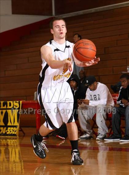Thumbnail 3 in Bishop Montgomery vs. Kentridge (Sea Hawk Classic) photogallery.