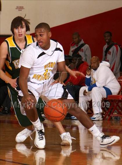 Thumbnail 1 in Bishop Montgomery vs. Kentridge (Sea Hawk Classic) photogallery.