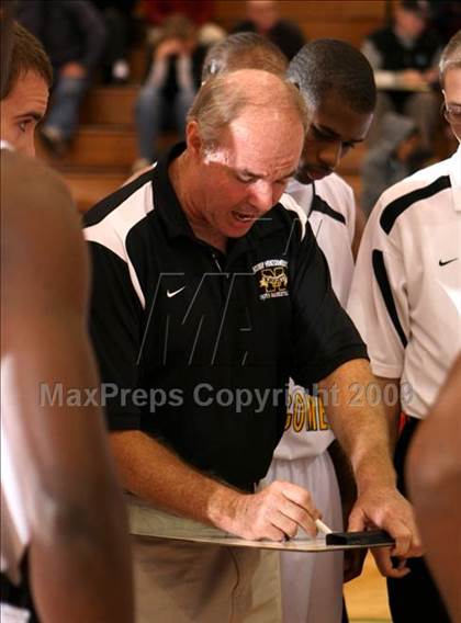 Thumbnail 3 in Bishop Montgomery vs. Kentridge (Sea Hawk Classic) photogallery.