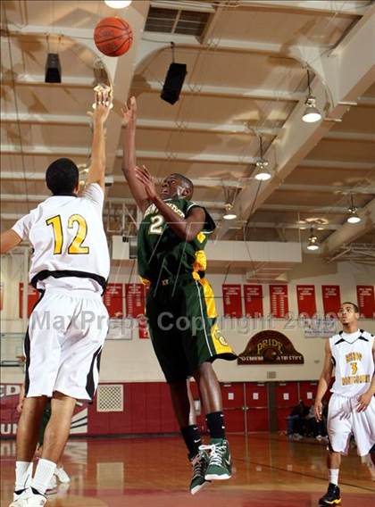 Thumbnail 2 in Bishop Montgomery vs. Kentridge (Sea Hawk Classic) photogallery.