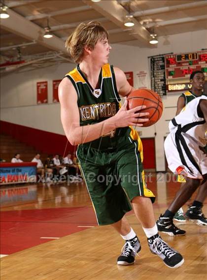 Thumbnail 2 in Bishop Montgomery vs. Kentridge (Sea Hawk Classic) photogallery.