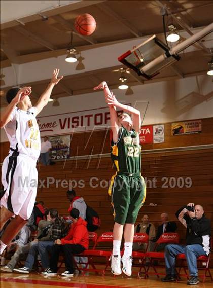 Thumbnail 3 in Bishop Montgomery vs. Kentridge (Sea Hawk Classic) photogallery.