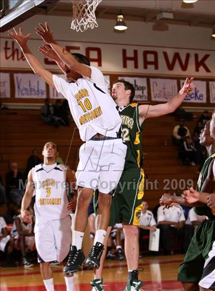 Thumbnail 2 in Bishop Montgomery vs. Kentridge (Sea Hawk Classic) photogallery.