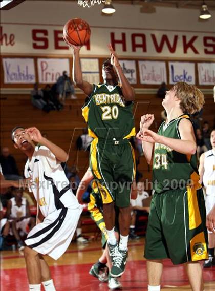 Thumbnail 3 in Bishop Montgomery vs. Kentridge (Sea Hawk Classic) photogallery.