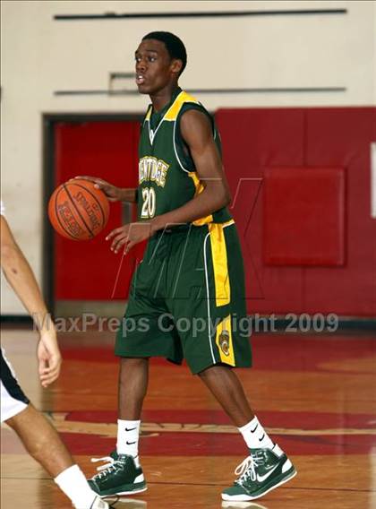 Thumbnail 3 in Bishop Montgomery vs. Kentridge (Sea Hawk Classic) photogallery.