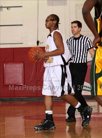 Thumbnail 2 in Bishop Montgomery vs. Kentridge (Sea Hawk Classic) photogallery.