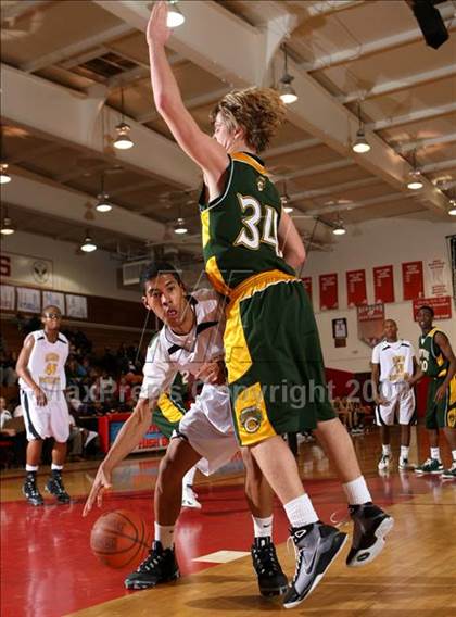 Thumbnail 3 in Bishop Montgomery vs. Kentridge (Sea Hawk Classic) photogallery.