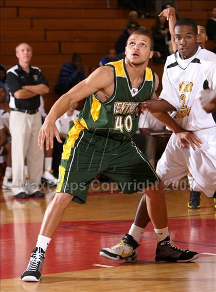 Thumbnail 2 in Bishop Montgomery vs. Kentridge (Sea Hawk Classic) photogallery.