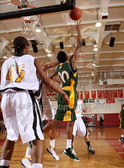 Thumbnail 3 in Bishop Montgomery vs. Kentridge (Sea Hawk Classic) photogallery.