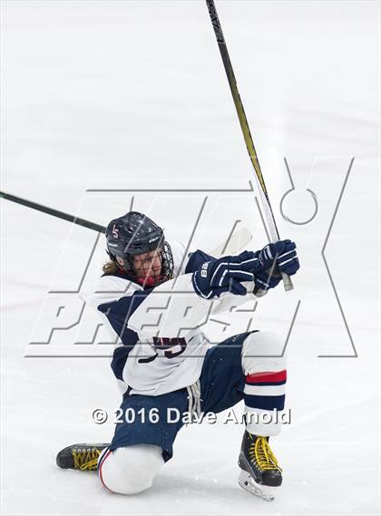 Thumbnail 3 in Stoneham vs Lincoln-Sudbury  (MIAA Division 2 North 1st Round) photogallery.