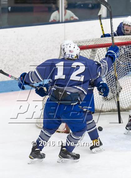 Thumbnail 1 in Stoneham vs Lincoln-Sudbury  (MIAA Division 2 North 1st Round) photogallery.