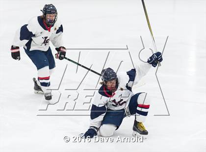 Thumbnail 3 in Stoneham vs Lincoln-Sudbury  (MIAA Division 2 North 1st Round) photogallery.