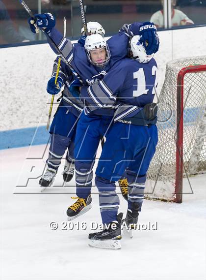Thumbnail 3 in Stoneham vs Lincoln-Sudbury  (MIAA Division 2 North 1st Round) photogallery.