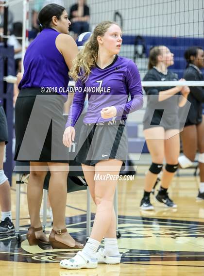 Thumbnail 2 in Independence @ Wylie East photogallery.