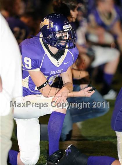 Thumbnail 3 in Eustace vs. Pottsboro (2A Region 2 Bi-District Playoffs) photogallery.