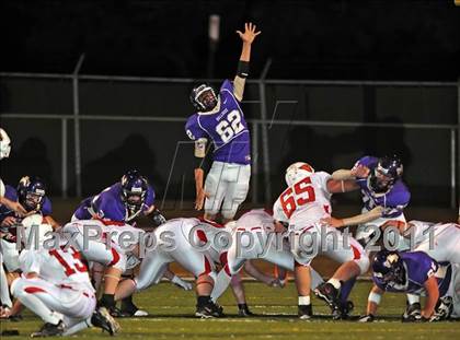 Thumbnail 1 in Eustace vs. Pottsboro (2A Region 2 Bi-District Playoffs) photogallery.