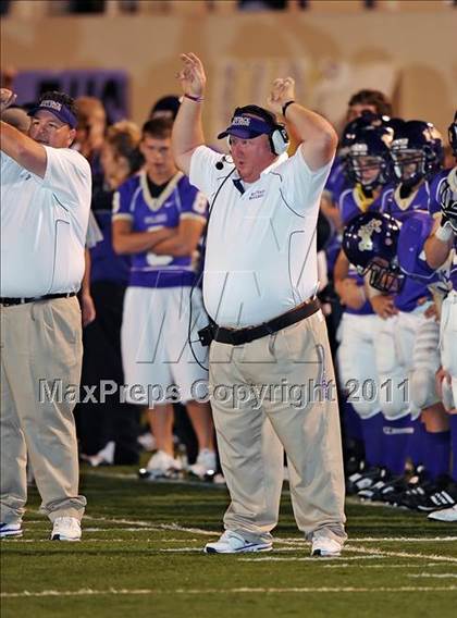 Thumbnail 1 in Eustace vs. Pottsboro (2A Region 2 Bi-District Playoffs) photogallery.