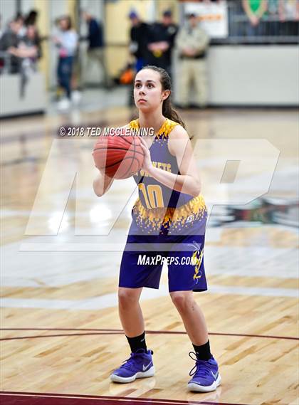 Thumbnail 1 in Wonderview vs. Bay (AAA 1A 2nd Round Playoff) photogallery.