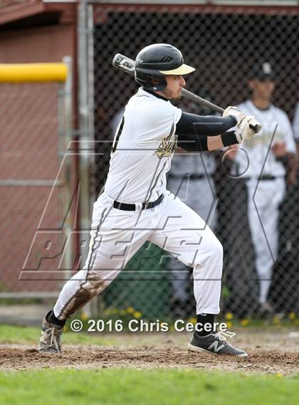 Thumbnail 3 in Fayetteville-Manlius vs. Henninger/Nottingham photogallery.