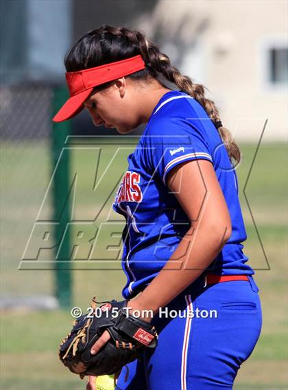 Thumbnail 1 in Bonita vs Los Altos photogallery.