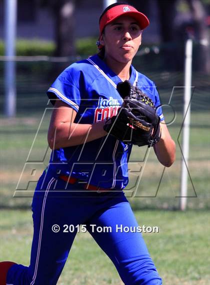 Thumbnail 1 in Bonita vs Los Altos photogallery.