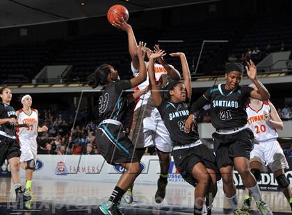 Thumbnail 1 in Santiago vs. Etiwanda (CIF SS D1AA Final) photogallery.