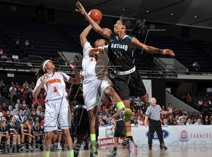 Thumbnail 3 in Santiago vs. Etiwanda (CIF SS D1AA Final) photogallery.