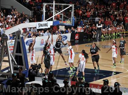 Thumbnail 2 in Santiago vs. Etiwanda (CIF SS D1AA Final) photogallery.
