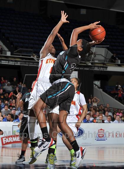 Thumbnail 2 in Santiago vs. Etiwanda (CIF SS D1AA Final) photogallery.