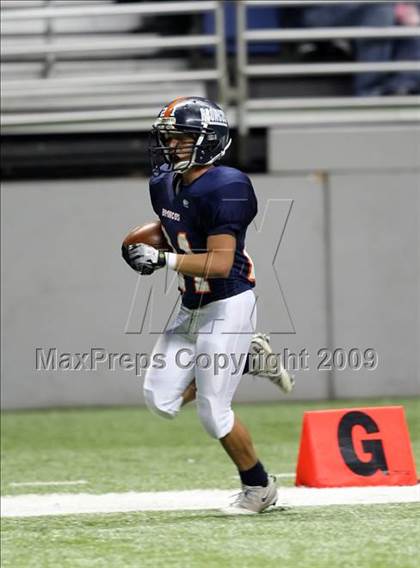 Thumbnail 1 in Edinburg North vs. Brandeis (Texas 5A Region 4 Playoffs) photogallery.