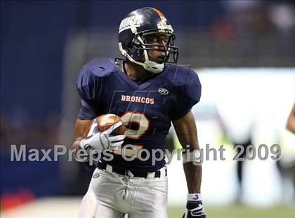 Thumbnail 3 in Edinburg North vs. Brandeis (Texas 5A Region 4 Playoffs) photogallery.