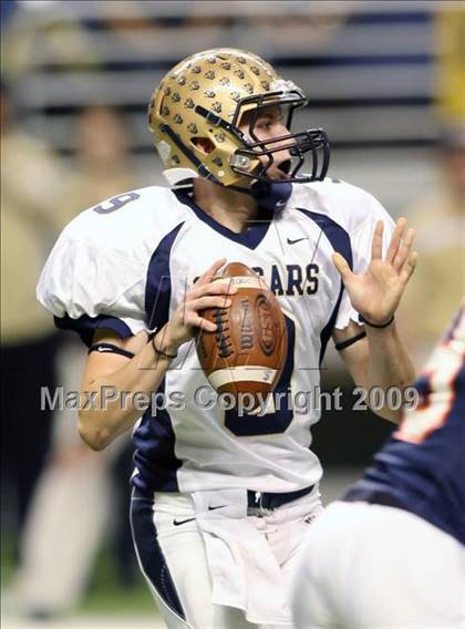 Thumbnail 2 in Edinburg North vs. Brandeis (Texas 5A Region 4 Playoffs) photogallery.