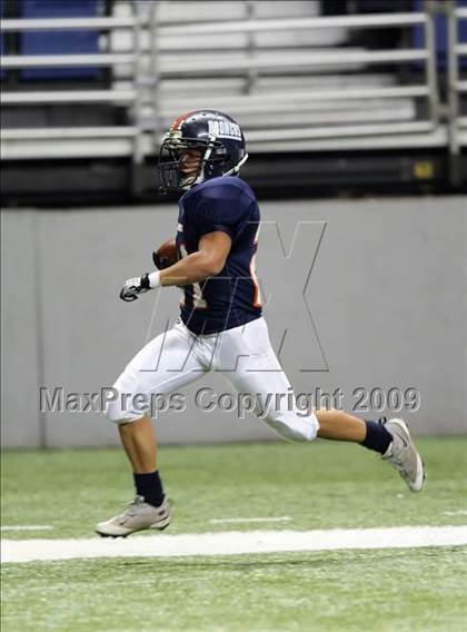 Thumbnail 2 in Edinburg North vs. Brandeis (Texas 5A Region 4 Playoffs) photogallery.