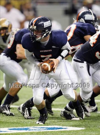 Thumbnail 1 in Edinburg North vs. Brandeis (Texas 5A Region 4 Playoffs) photogallery.