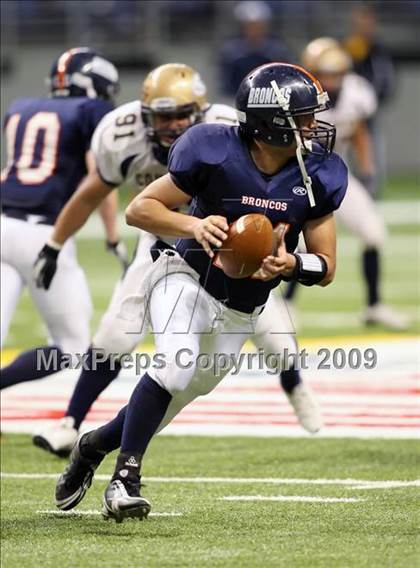 Thumbnail 2 in Edinburg North vs. Brandeis (Texas 5A Region 4 Playoffs) photogallery.