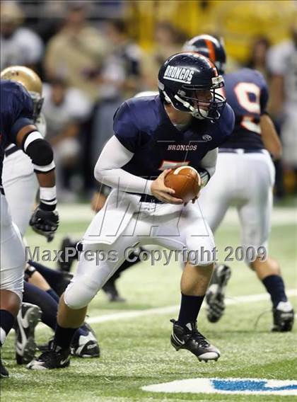 Thumbnail 3 in Edinburg North vs. Brandeis (Texas 5A Region 4 Playoffs) photogallery.