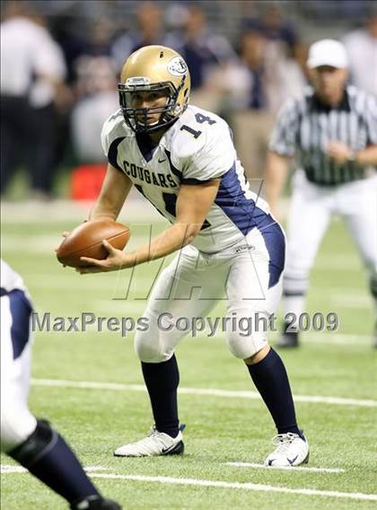 Thumbnail 2 in Edinburg North vs. Brandeis (Texas 5A Region 4 Playoffs) photogallery.